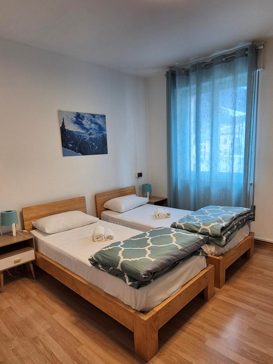 camera-azzurra-verticale-principale